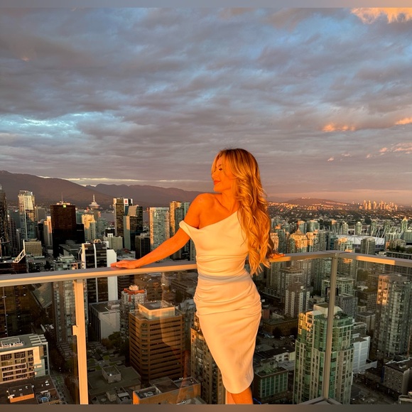 Meet your Posher, Alexandra - Picture 10 of 11